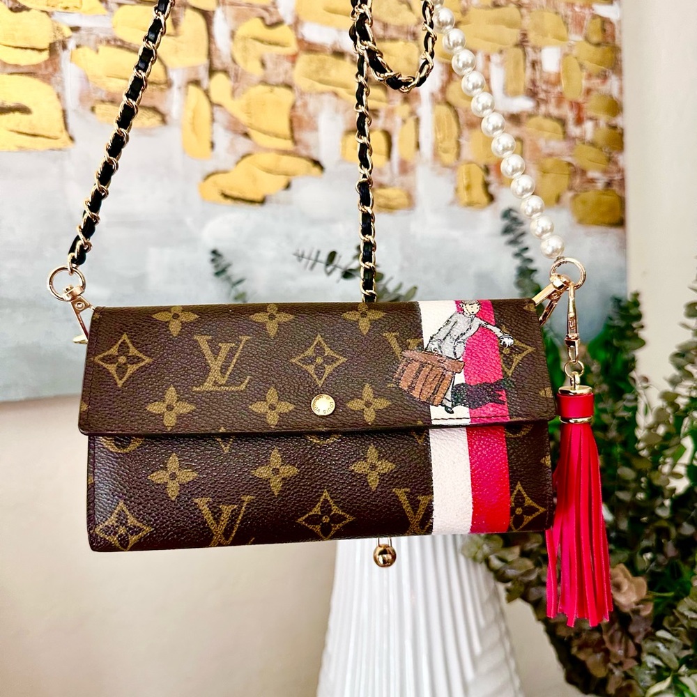 Louis Vuitton Limited Edition Monogram Wallet - Picture 3 of 14